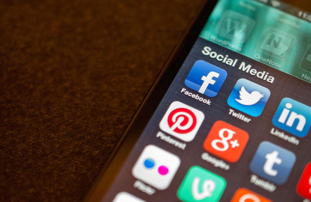 icon.design : internet közösségi média csatornák